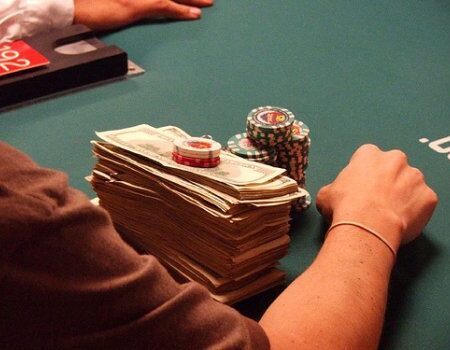 Perchè Conviene giocare a Poker Cash invece dei tornei